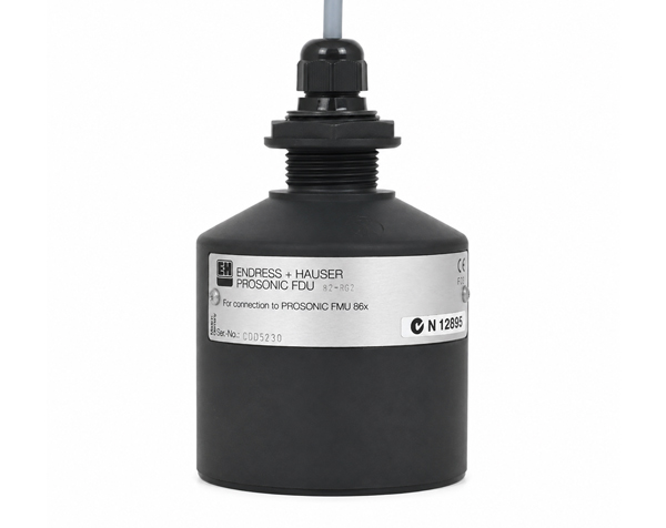 FDU82 — DERAAK Black Prosonic FDU sensor housing with label 'Endress+Hauser Prosonic FDU' and cable on top; industrial measurement instrument head.