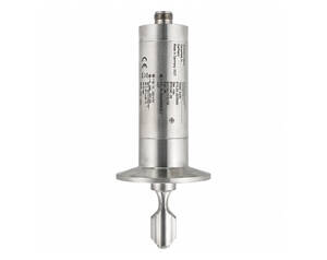 سنسور سطح‌سنج صنعتی Liquiphant FTL33 نصب شده بر روی مخزن استیل در صنایع غذایی