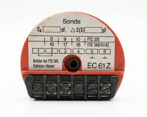 ماژول الکترونیکی نارنجی رنگ EC 61 Z اندرس هاوزر مخصوص نصب در هد پروب‌های خازنی جهت تشخیص دقیق حد سطح - موجود در فروشگاه دراک